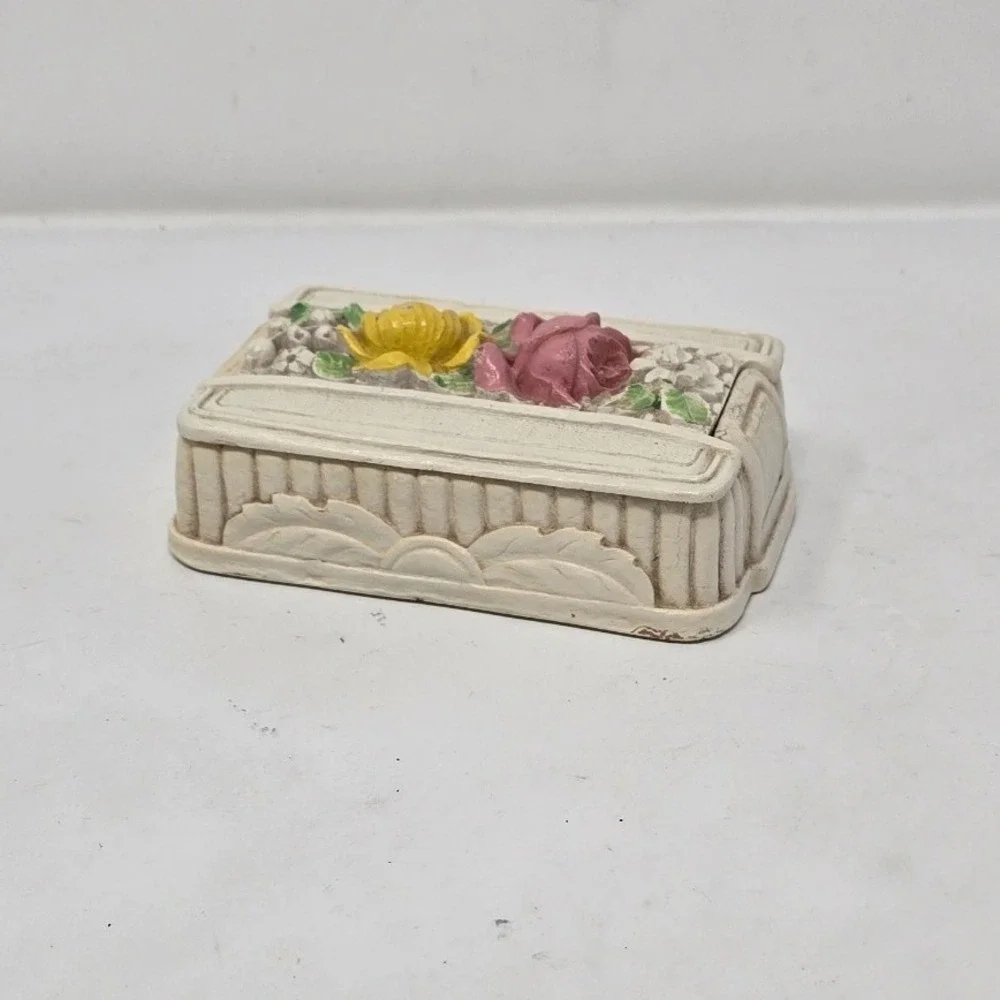 Vtg Syroco wood‎ carved lidded trinket box rustic cabin decor cottagecore